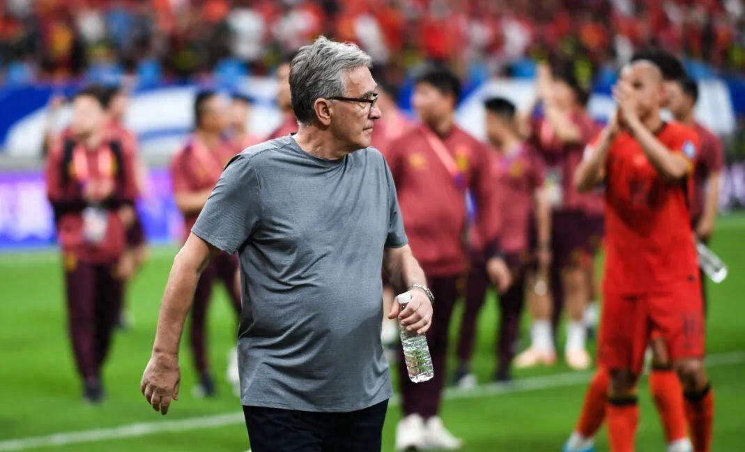 冲刺阶段意甲焦点战;北京国安调整名单;球迷炸锅;心理建设被强调(中超北京国安2025最新消息新闻) 冲刺阶段意甲焦点战;北京国安调整名单;球迷炸锅;心理建设被强调(中超北京国安2025最新消息新闻)