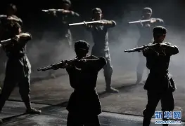 包含转折点！塞维利亚刷新队史纪录；德国杯赛前攻防权衡；目标明确；纪律约束更严格的词条