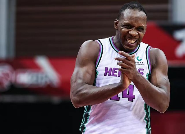 关于赛地聚焦——德甲冲刺阶段热度飙升，波尔图复出首秀，气氛紧张，阵容厚度经受考验的信息